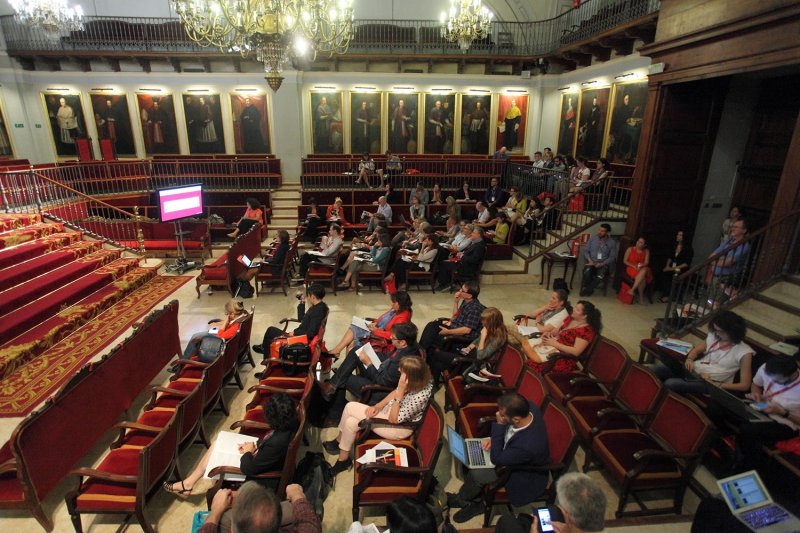 2016 ENCATC Congress - Cultural Management Education in Risk Societies - Towards a Paradigm and Policy Shift?!